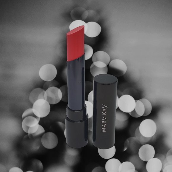 Festive Pink Supreme Hydrating Lipstick - Mary Kay - Picture 4 of 7